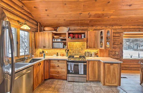 Hailey House | Life on Easy Street w/Hot Tub: 7 Mi to Dwtn!