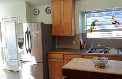 El Lago House | Life's a BEACH at Daydream cottage.enjoy the beach and be close to EVERYTHING!