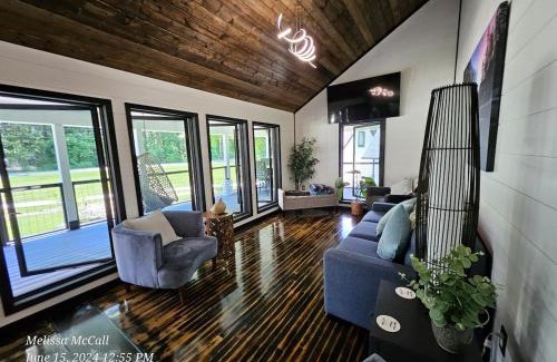 Brevard Villa | Life's Good Retreat