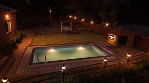 Mahabaleshwar Villa | Lifeline Villas - Luxurious Hideaway Near Mahableshwar Market With Valley View From Pool
