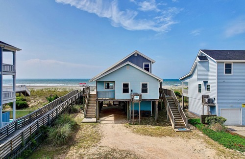 Holden Beach House | "Lifesaver II" is a Oceanfront Gem with 4 Bedrooms, 2 Bathrooms!