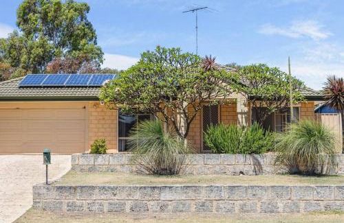 Dawesville House | Light & Bright Pet Friendly Beachside Haven in Old Dawesville
