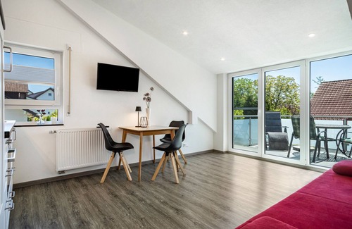 Waggershausen Apartment | Light-Flooded Apartment “Haus Sohl 1” close to Centre and Lake Constance
