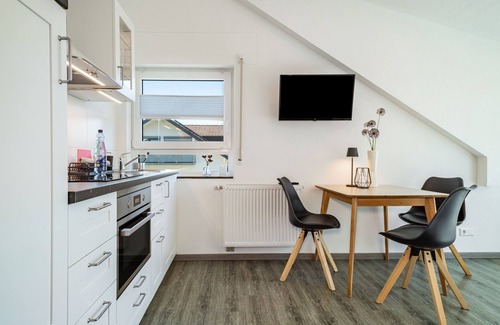 Waggershausen Apartment | Light-Flooded Apartment “Haus Sohl 1” close to Centre and Lake Constance