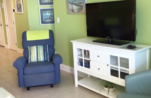 Gulf Shores Condo | Lighthouse Condominiums - 455 E Beach Blvd, Unit 1611-16th floor Gulf Front