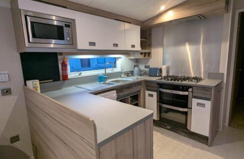 Sandilands House | Lighthouse Lodge - Peaceful & Dog Friendly