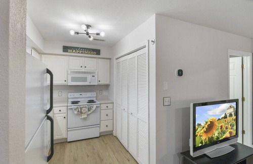 Lakeland Condo | Lighthouse Retreat – Pool, Swim Dock and More!