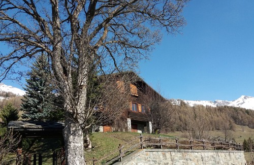 Lignod Ski Chalet | Lignod: 35 sq.mt one bedroom apartment with a view of Monte Rosa and direct access to the garden