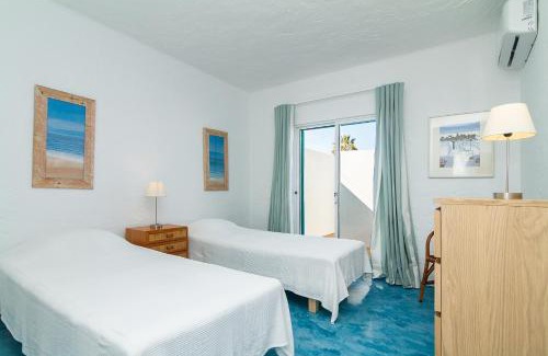 Prainha Villa | Liiiving in Algarve - Alvor Blue Villa
