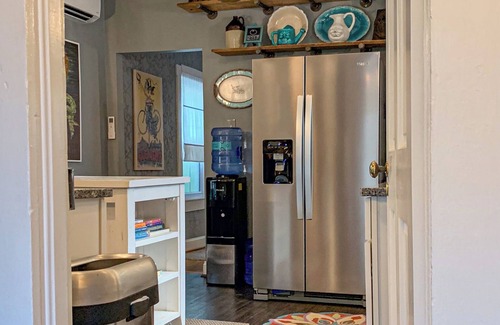 Cape Charles House | Lil' Ms. Clementine 2-bedroom home in Historic District with Golfcart option