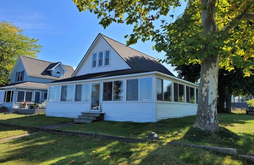 Beulah Cottage | Lil's on the Lake - On Crystal Lake, Dog-Friendly, and Short Walk to Downtown Beulah!