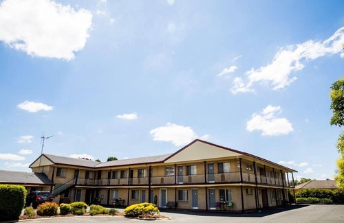 Goulburn Bed & Breakfast | Lilac City Motor Inn Standard Queen Room 3