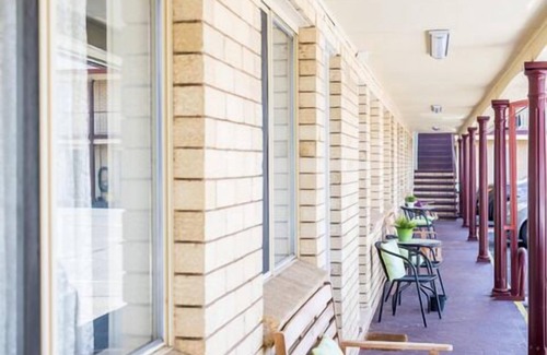 Goulburn Bed & Breakfast | Lilac City Motor Inn Standard Twin Room 5