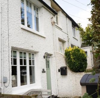 Martin House | Lilac Cottage by Keepers Cottages
