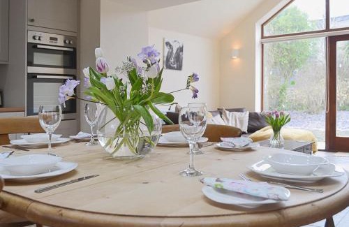 Llanfachraeth House | Lili Wen