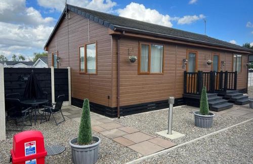 York House | Lilly Cabin with Hot Tub