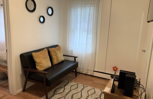 Glasco House | Lilly’s Place is cozy and relaxing every room has it’s own unique style.