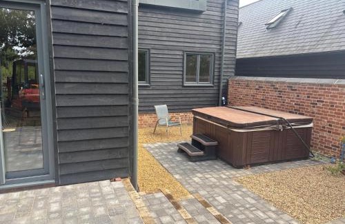 Bulmer House | Lime Tree House - Sleeps 12 - Hot Tub
