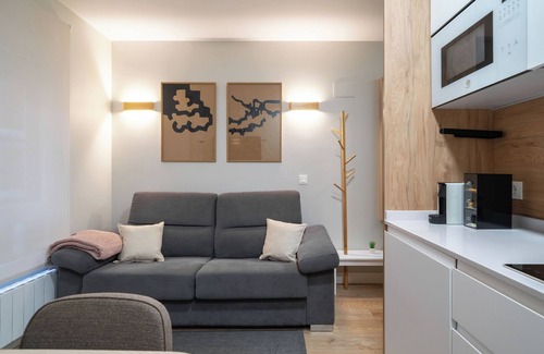 Castanos Apartment | Limehome Bilbao Tristan de Leguizamon
