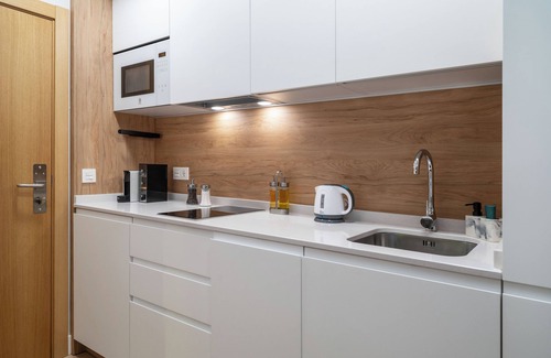 Castanos Apartment | Limehome Bilbao Tristan de Leguizamon