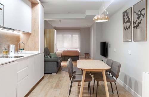 Castanos Apartment | Limehome Bilbao Tristan de Leguizamon