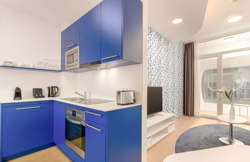 Graz City Centre Apartment | Limehome Graz - Argos by Zaha Hadid