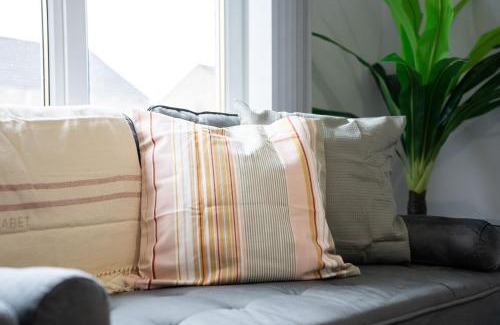 Linthouse Apartment | Linburn Apartment