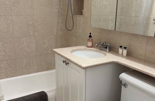 Lincoln Square Apartment | Lincoln Center Oasis - Luxury Apartment