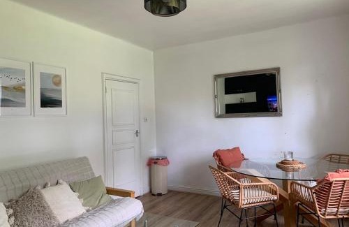 Sefton Park Apartment | Linnet House - Relaxing - Leafy - Whole Apt- 2 Bed