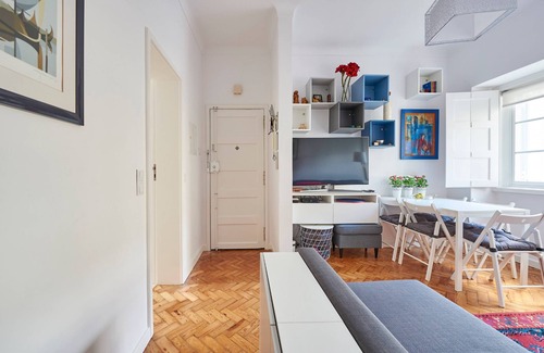 Alvalade Apartment | Lisbon Haven - By the METRO with AC