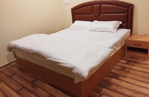Srinagar Apartment | Lit Homestay