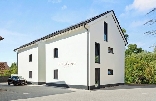 Woerth am Rhein Apartment | LiT LiVING: Luxus | Box SprIng | Parking | Garten