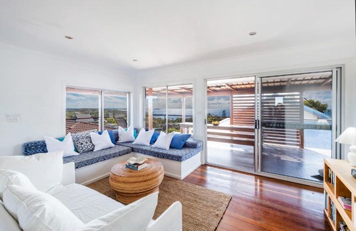 Angourie House | Little Beachies - Oceanstays