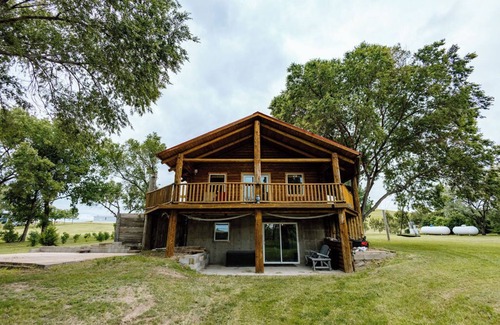 Linton Cabin | Little Beaver Cabin -Rustic Riverfront Retreat near Linton, 1 hour from Bismarck