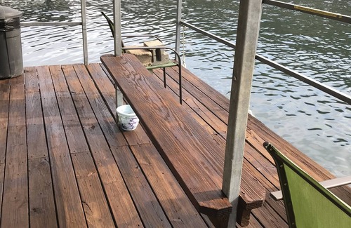 Lakeview Cabin | Little Blue is 190 FT from river Semi-Private Solar lit Dock&Ramp Wifi Sleeps 8