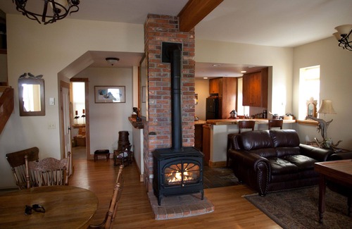Gardiner House | Little Castle In The Heart of Gardiner