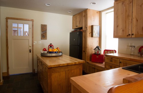 Gardiner House | Little Castle In The Heart of Gardiner
