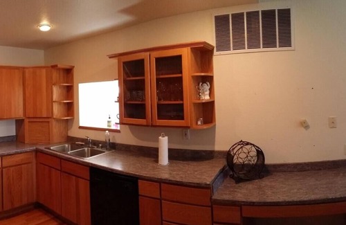 La Pine House | Little Deschutes River Family Retreat - Fun for the whole Family!