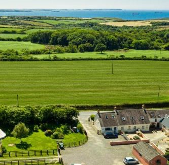 Simpson Cross Bed & Breakfast | Little Hilton Farm