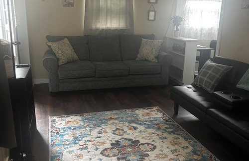 Pierre House | Little house in the alley. Charming 2-bedroom house in peaceful Pierre with AC