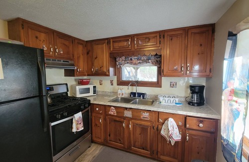 Ware House | Little House Inn - Private Home - Secluded - Ware - 2 bedroom, sleeps 6