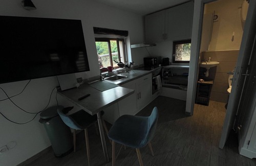 Bagnols-en-Foret Other | Little house on the farm, for animal lovers