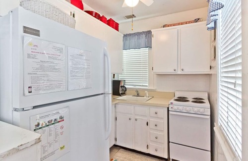 Tybee Island House | Little House | Pet Friendly Cottage + Easy Walk to the Sand!