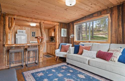 Custer House | Little Joy BHBungalows #4