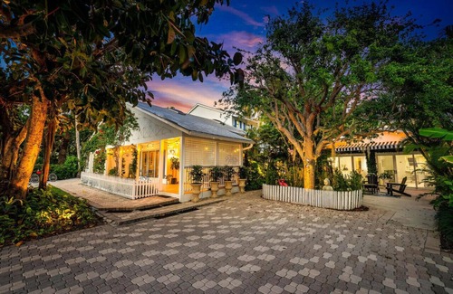 Juno Beach House | Little Key West, private beach access