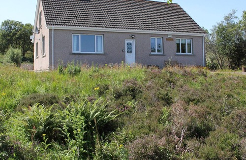 Drumchork Cottage | LITTLE LOCH VIEW, pet friendly, character holiday cottage in Poolewe