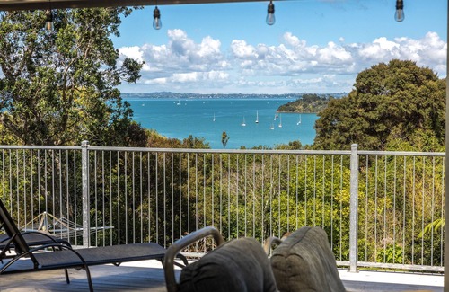 Oneroa House | Little O Bach at Little Oneroa, Waiheke Island