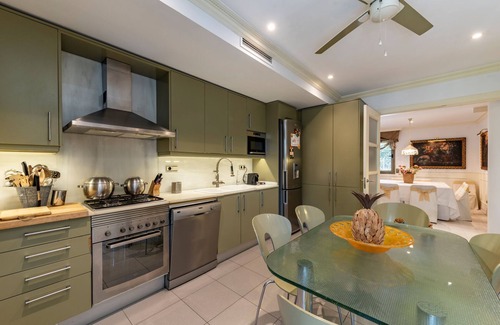 Sant Just Desvern House | Little oasis in Barcelona City with pool, AC, gardens, and much more!