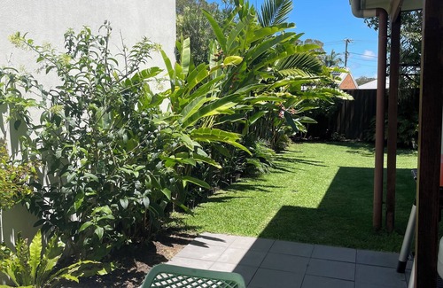 Mudjimba House | Little Whale House a Beachside Oasis the heart of the Sunshine Coast, 🐶 friendly