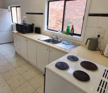 Fitzroy House | Little Yellow Guesthouse
